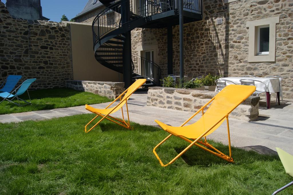 Apartamento Au Fil De L'Eau - Le Bord De Rance Dinan Exterior foto