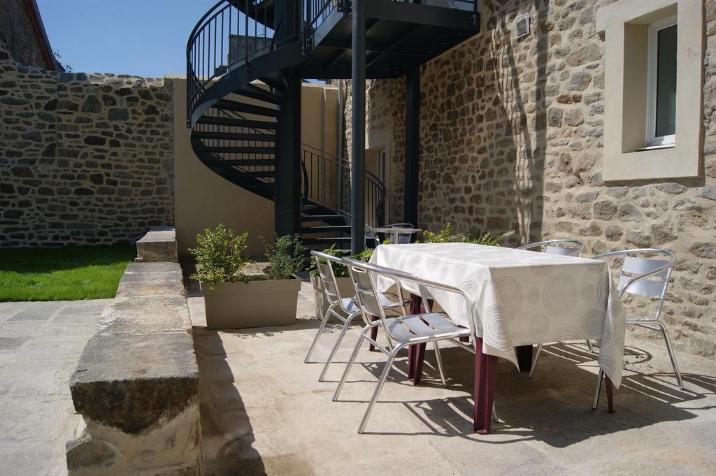 Apartamento Au Fil De L'Eau - Le Bord De Rance Dinan Exterior foto