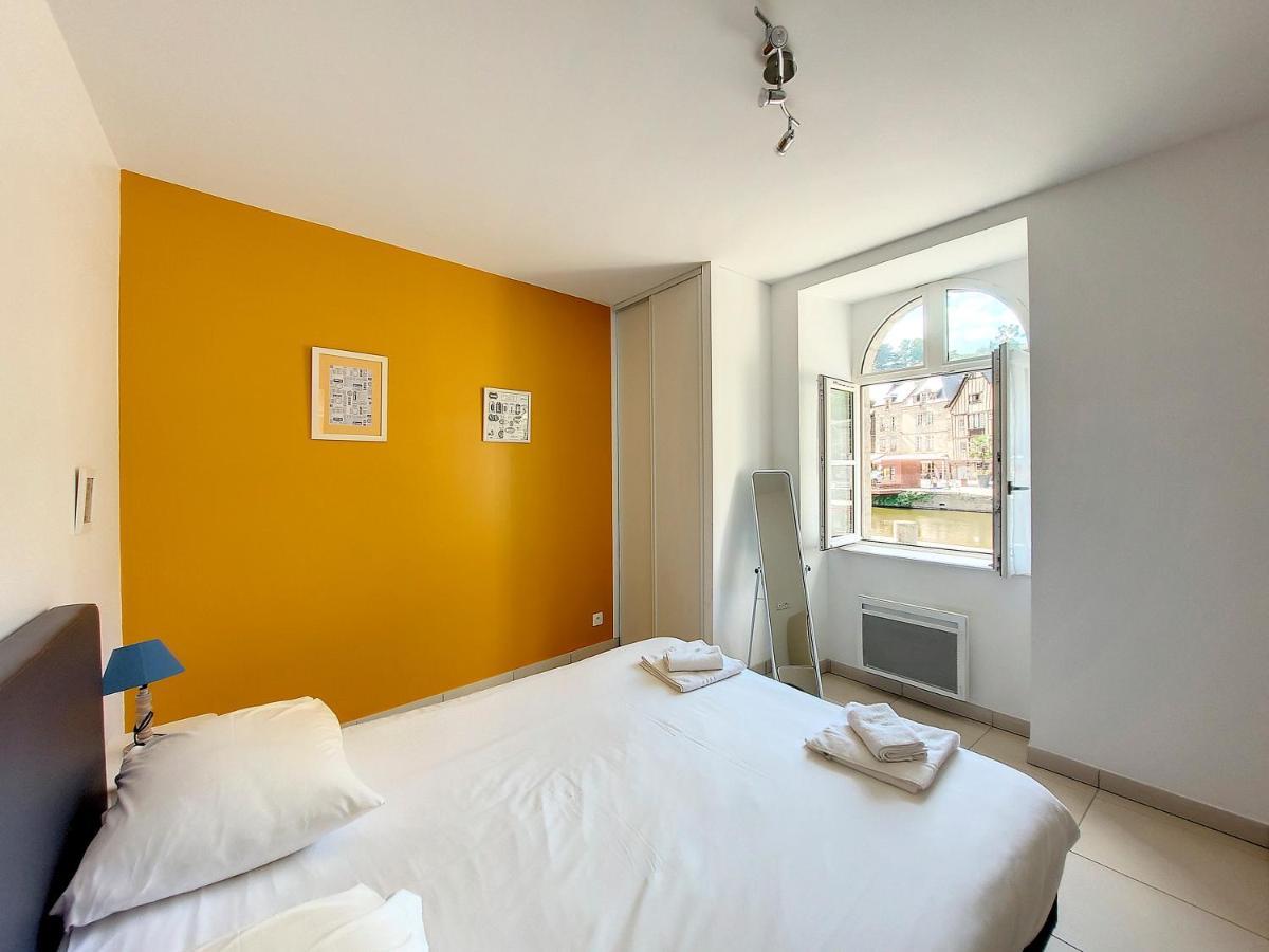 Apartamento Au Fil De L'Eau - Le Bord De Rance Dinan Exterior foto