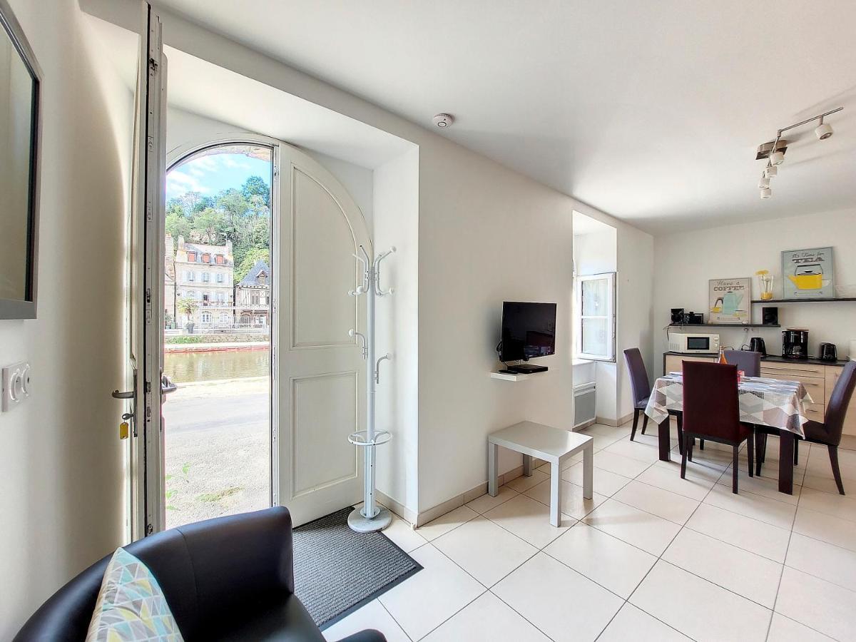 Apartamento Au Fil De L'Eau - Le Bord De Rance Dinan Exterior foto