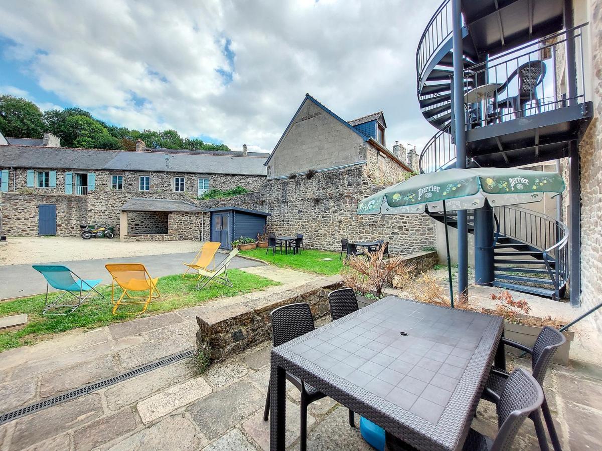 Apartamento Au Fil De L'Eau - Le Bord De Rance Dinan Exterior foto
