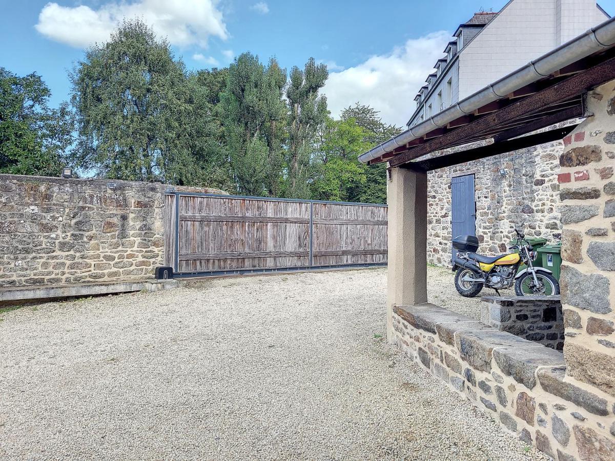 Apartamento Au Fil De L'Eau - Le Bord De Rance Dinan Exterior foto