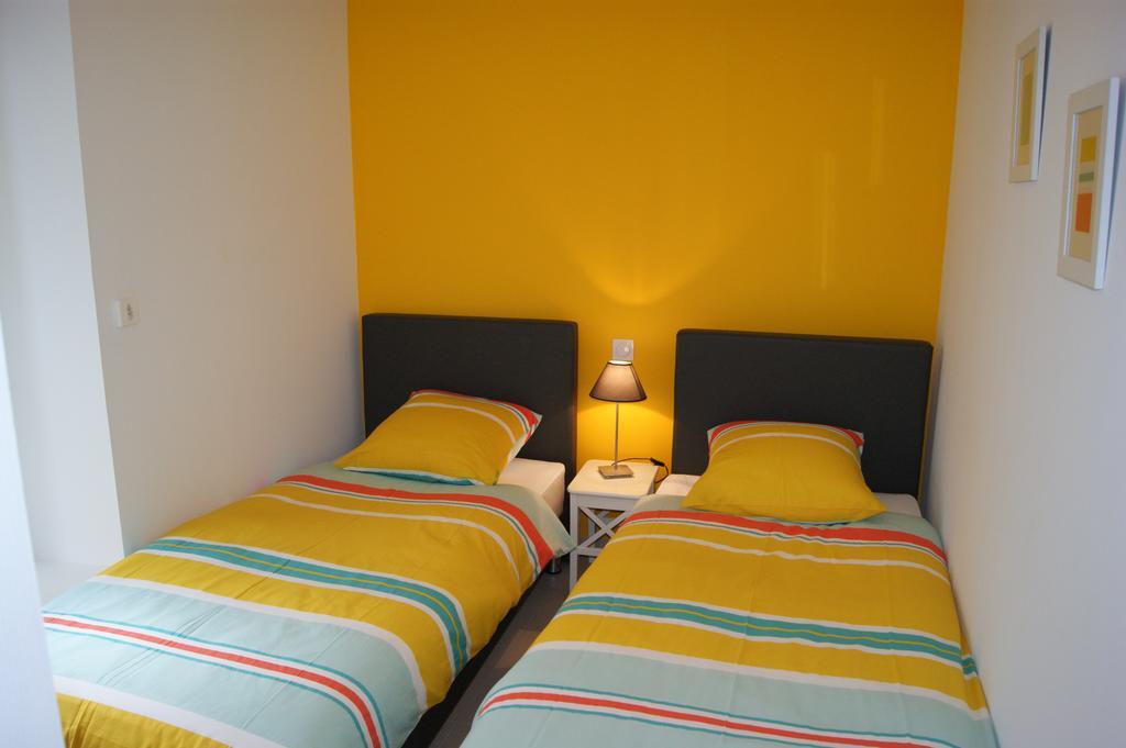 Apartamento Au Fil De L'Eau - Le Bord De Rance Dinan Habitación foto