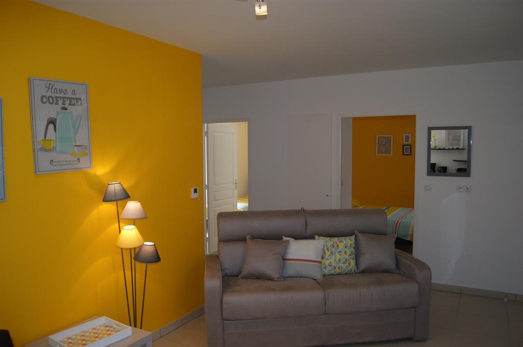 Apartamento Au Fil De L'Eau - Le Bord De Rance Dinan Exterior foto